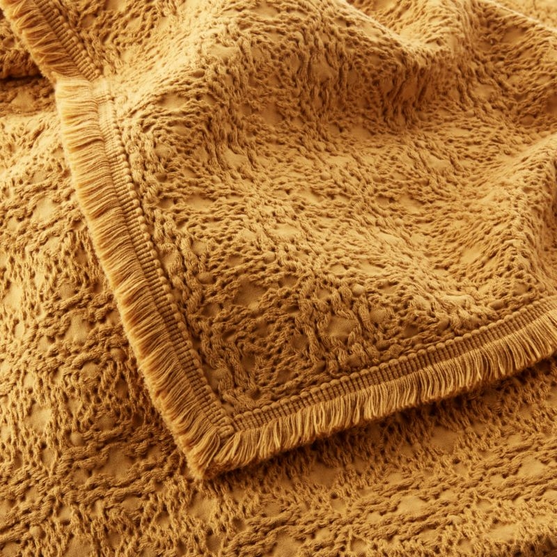 Prelada Golden Full/Queen Blanket - Image 3