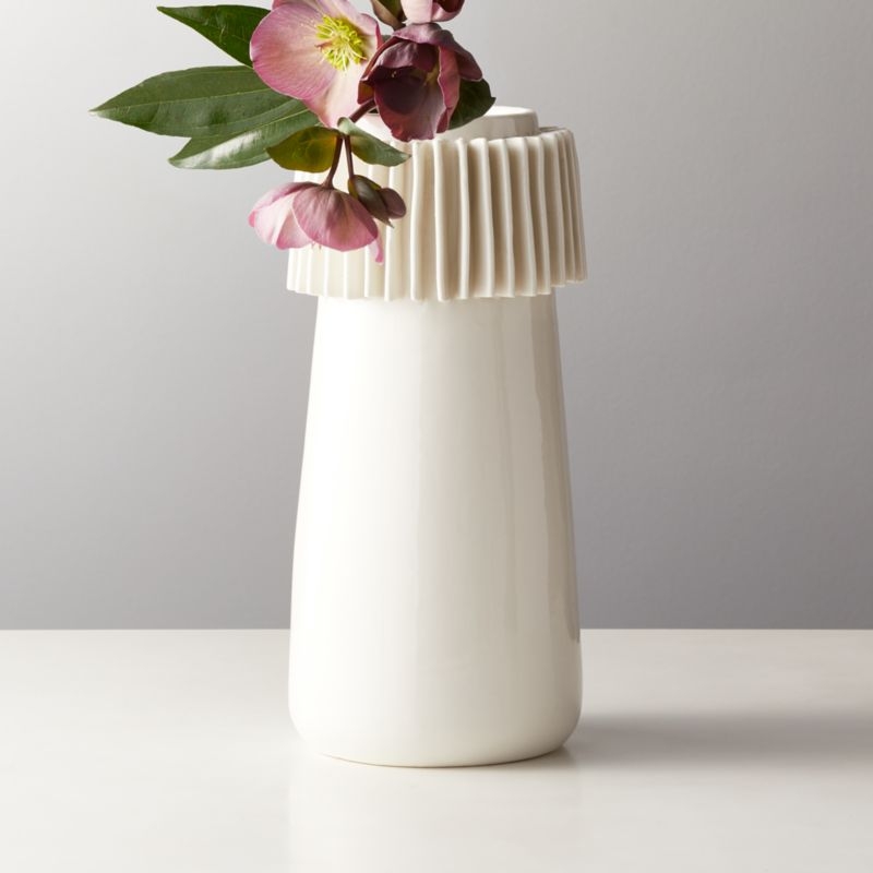 Ruff White Porcelain Vase - Image 1