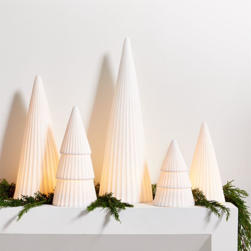 LED Extra-Small White Porcelain Christmas Tree Decorative Object - Image 9