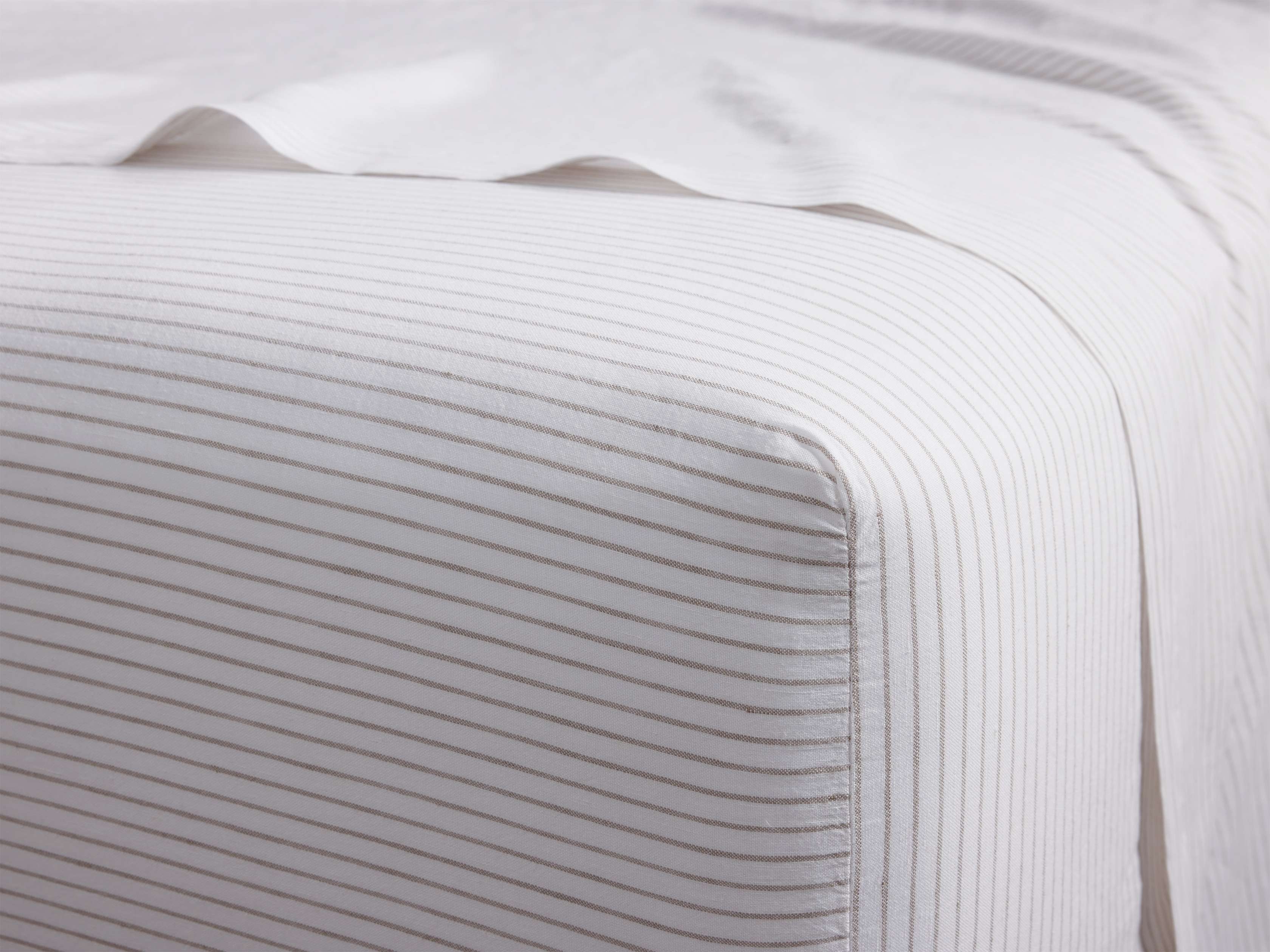 Italian Yarn-Dyed Stripe Fitted Sheet in Linen Queen Brown  Mink  - Image 0