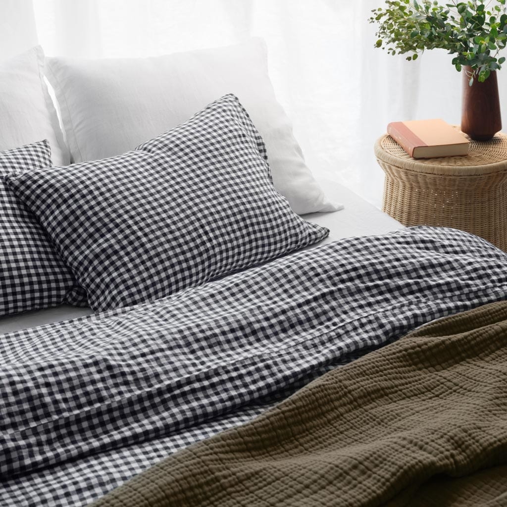 The Citizenry Stonewashed Linen Pillowcases Various | Standard | Indigo Chambray - Image 3