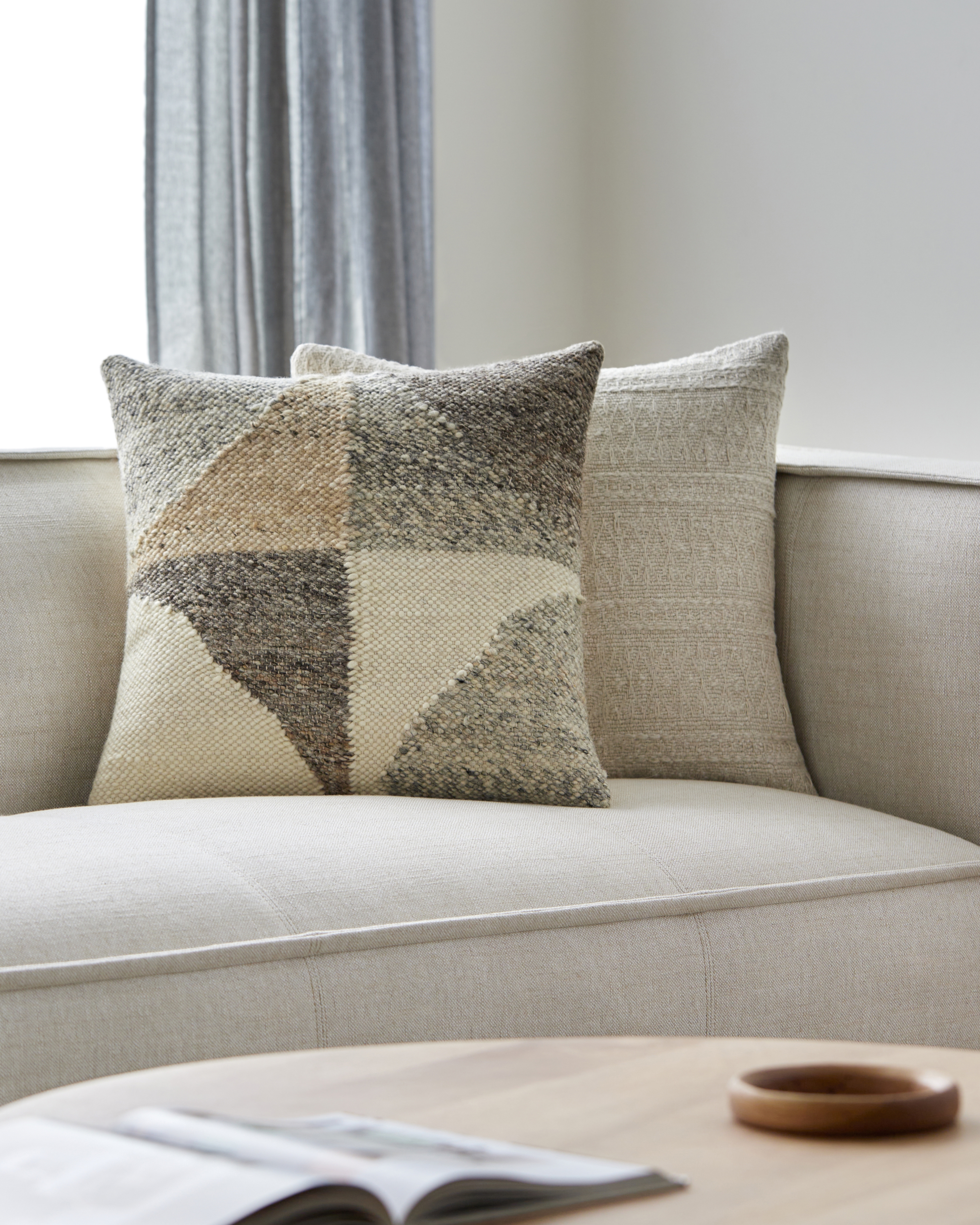 Deccan Traps DTP-002 18"L x 18"W Polyester Filled Pillow - Image 1