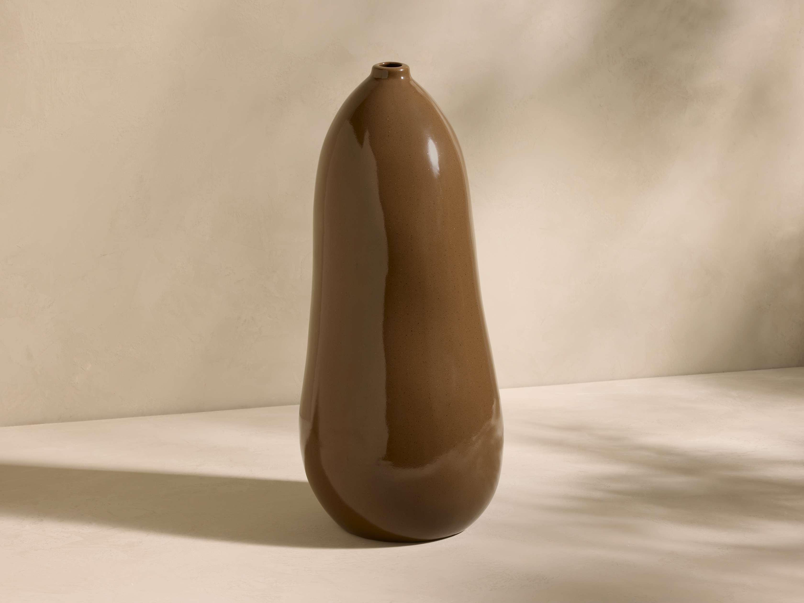Manton Vase in Ceramic Large Brown - Image 0