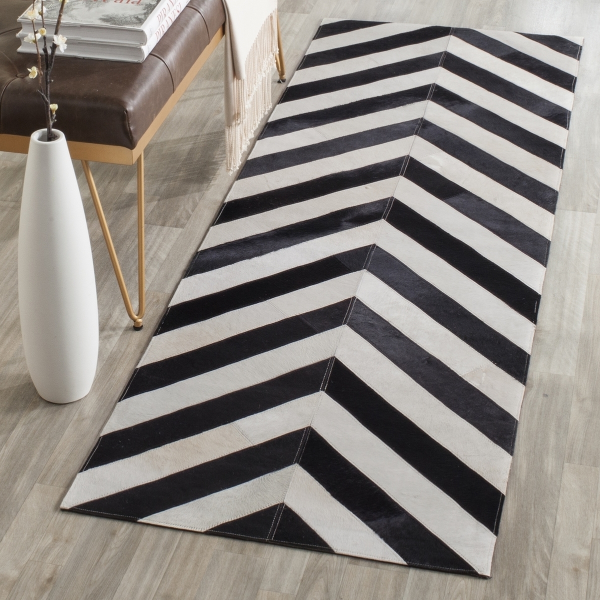 Safavieh Hand Woven Area Rug, STL122A, White/Black, 2'-3" X 7' - Image 1
