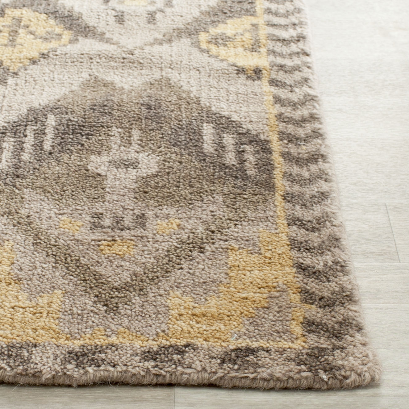 Arlo Home Hand Knotted Area Rug, KNY656A, Gold/Beige,  3' X 5' - Image 1