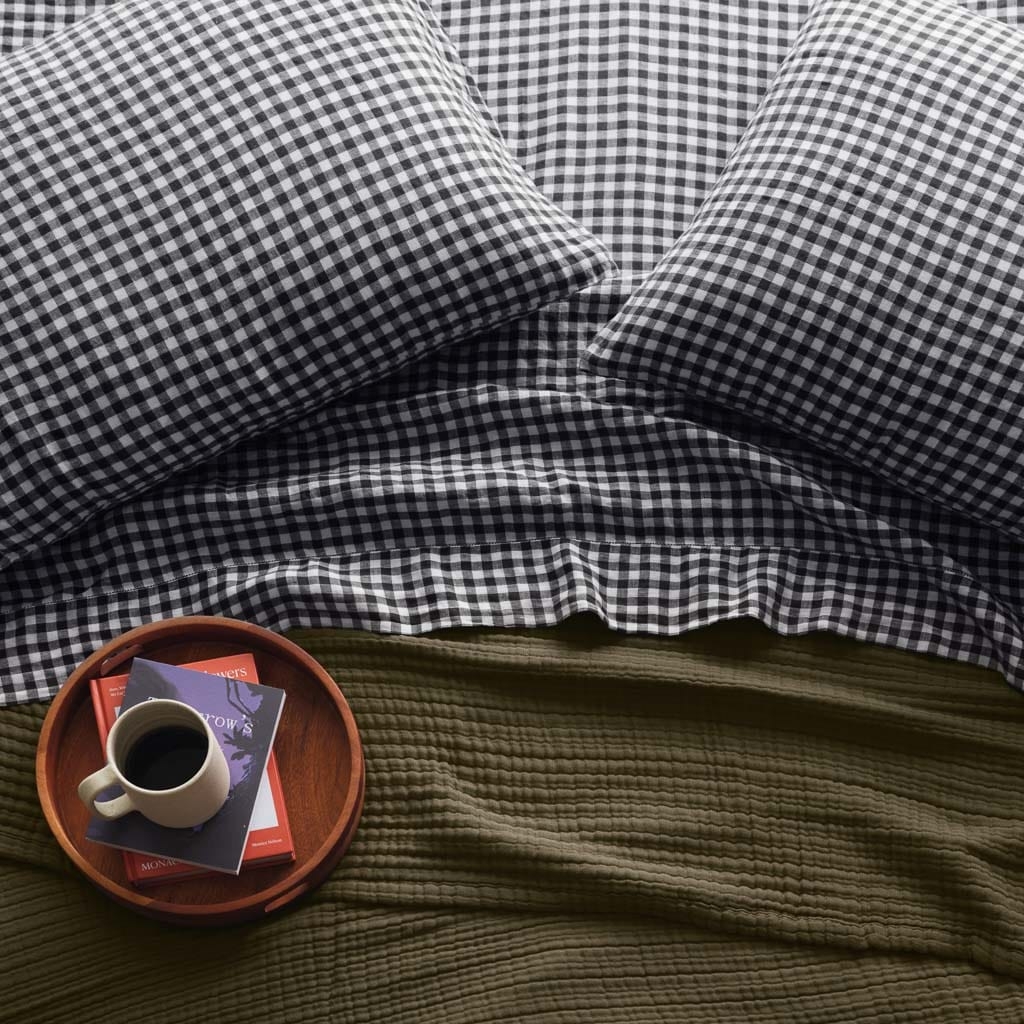The Citizenry Stonewashed Linen Pillowcases Various | Standard | Indigo Chambray - Image 4
