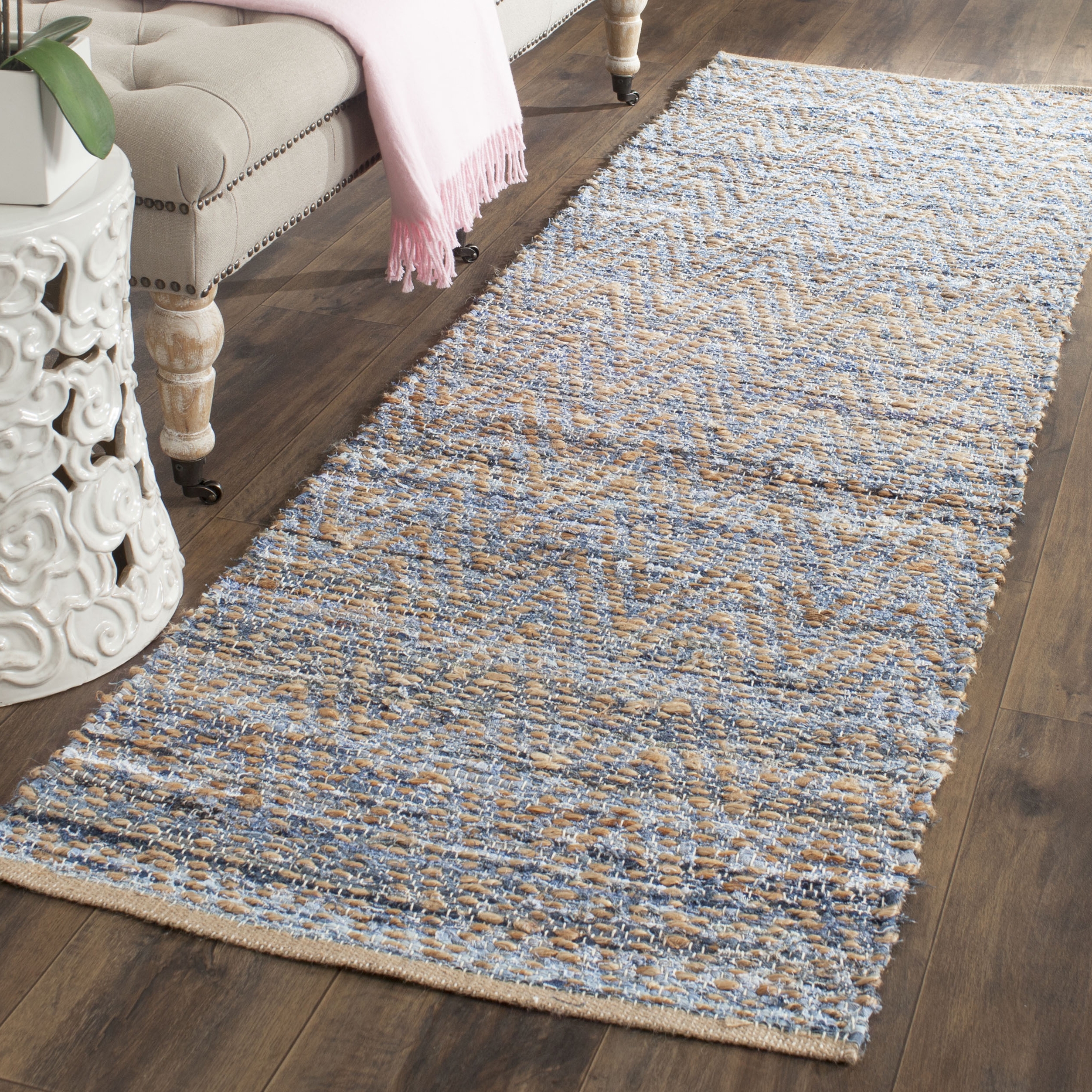 Arlo Home Hand Woven Area Rug, CAP350A, Natural/Blue,  2' 3" X 6' - Image 1