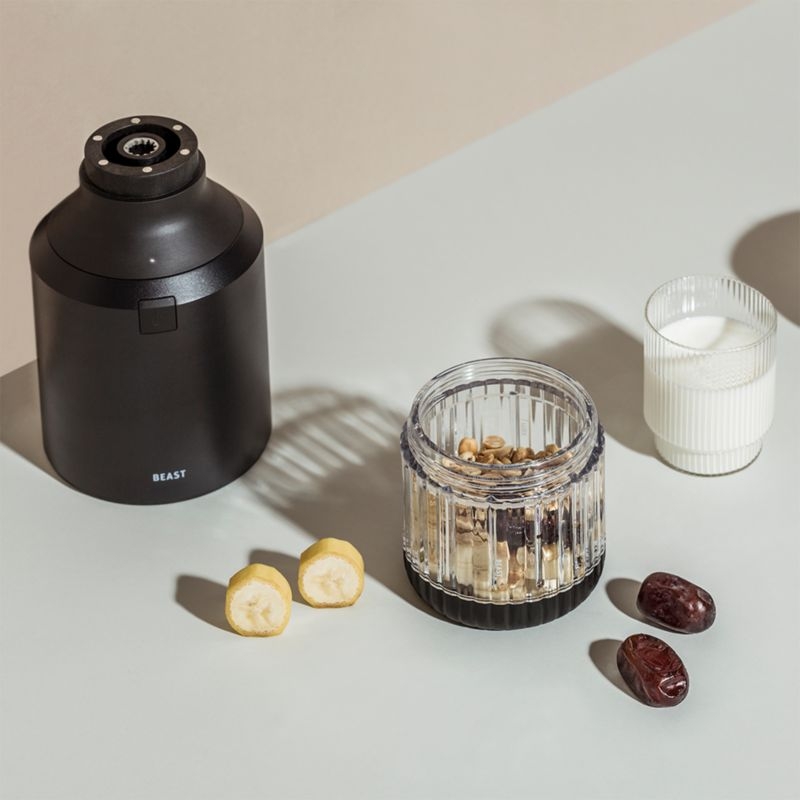 Beast® Blender Tonal in Carbon Black - Image 5