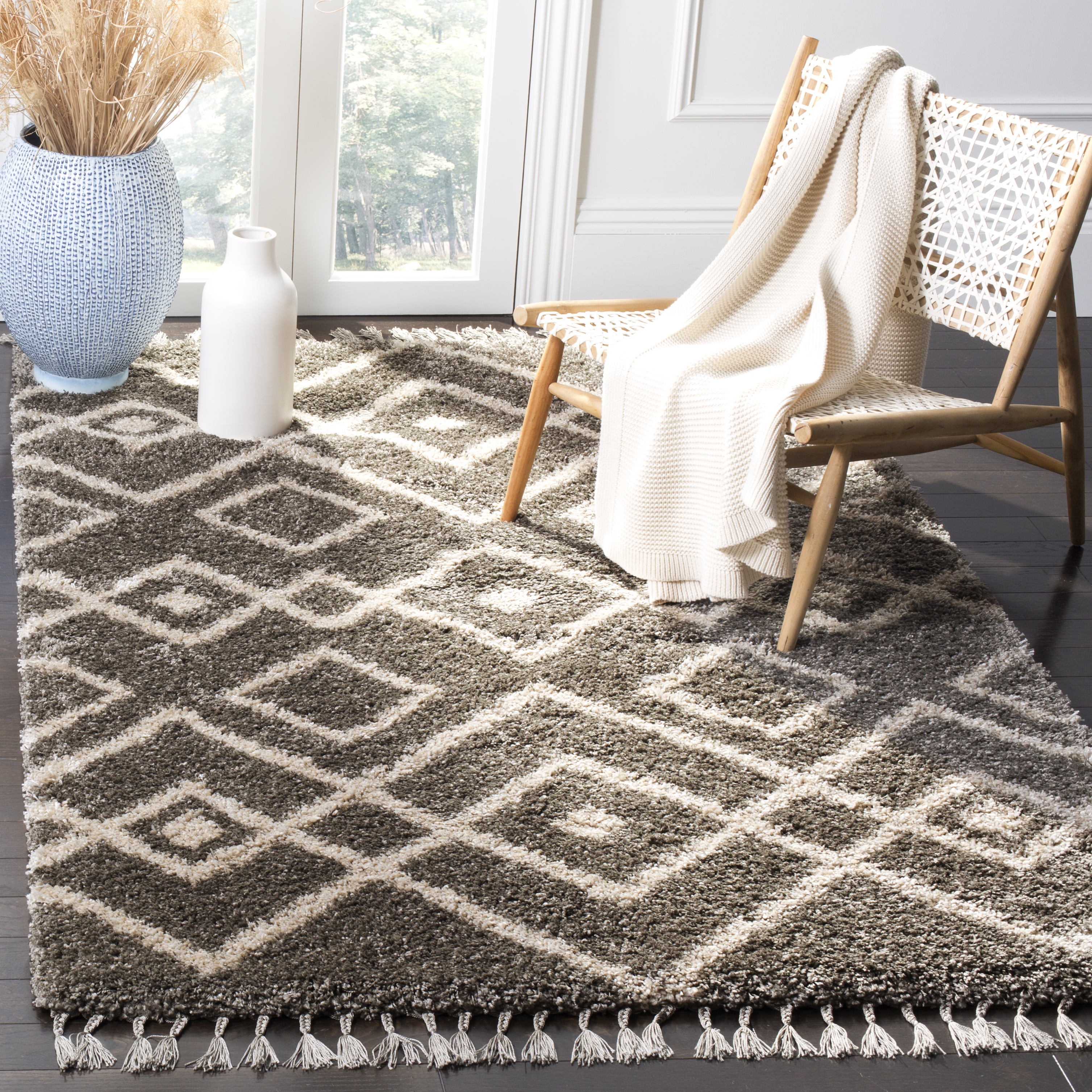 Arlo Home Woven Area Rug, MFG249A, Grey/Cream,  5' 3" X 7' 6" - Image 1