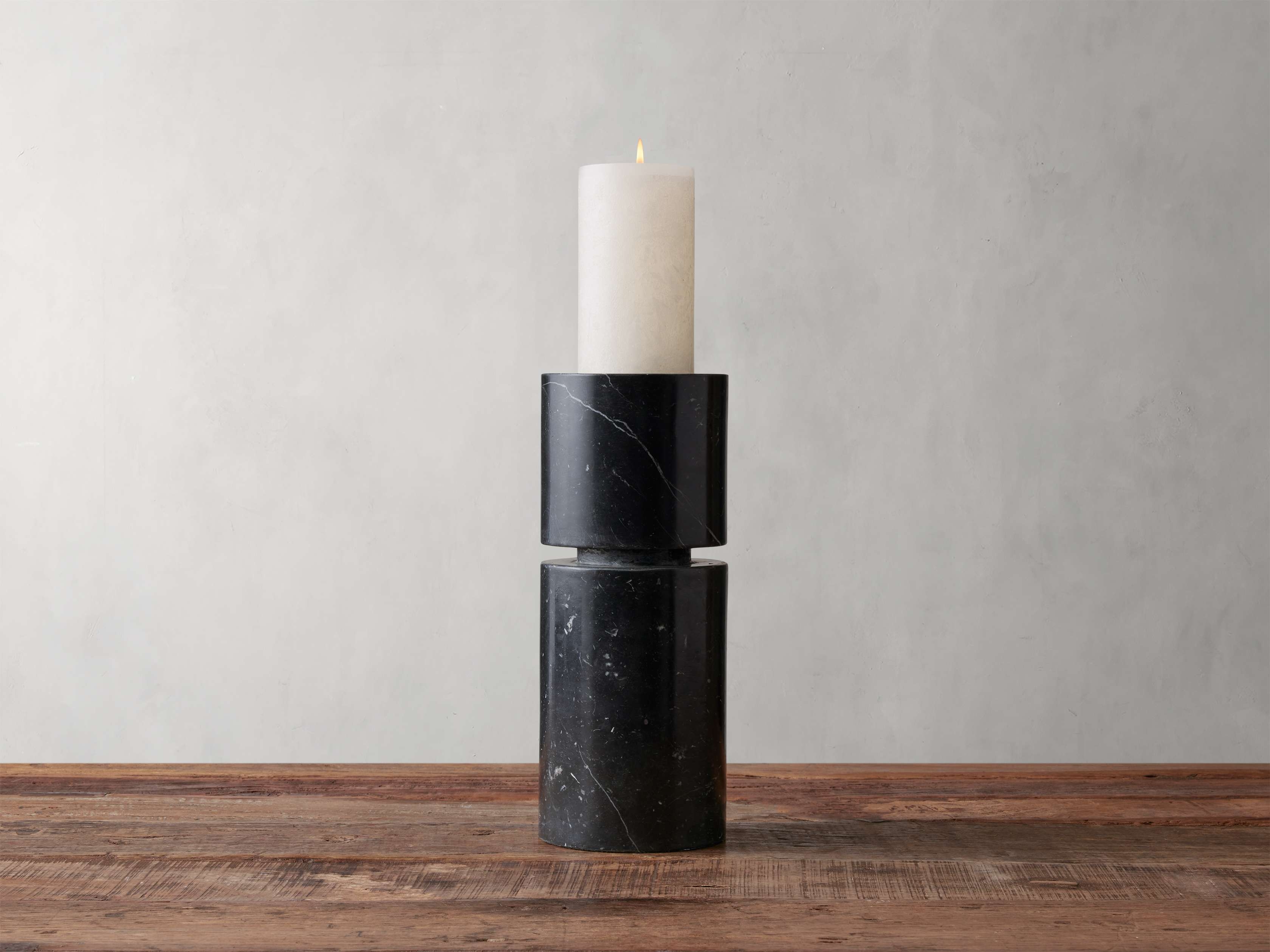 Aphra Pillar in Marble Black - Image 0