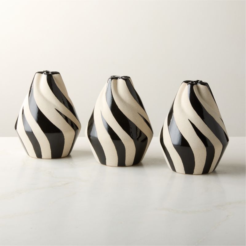 Izmal Black and White Ceramic Vase - Image 2