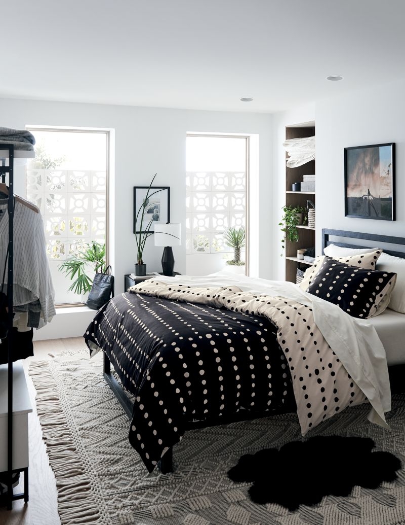 Linea Black Teak Wood Queen Bed - Image 2