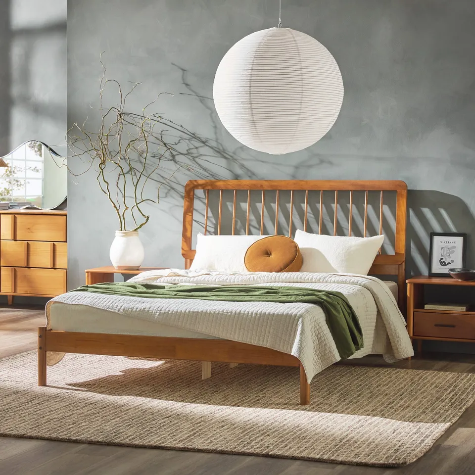 Cama Solid Wood Queen Spindle Bed - Caramel