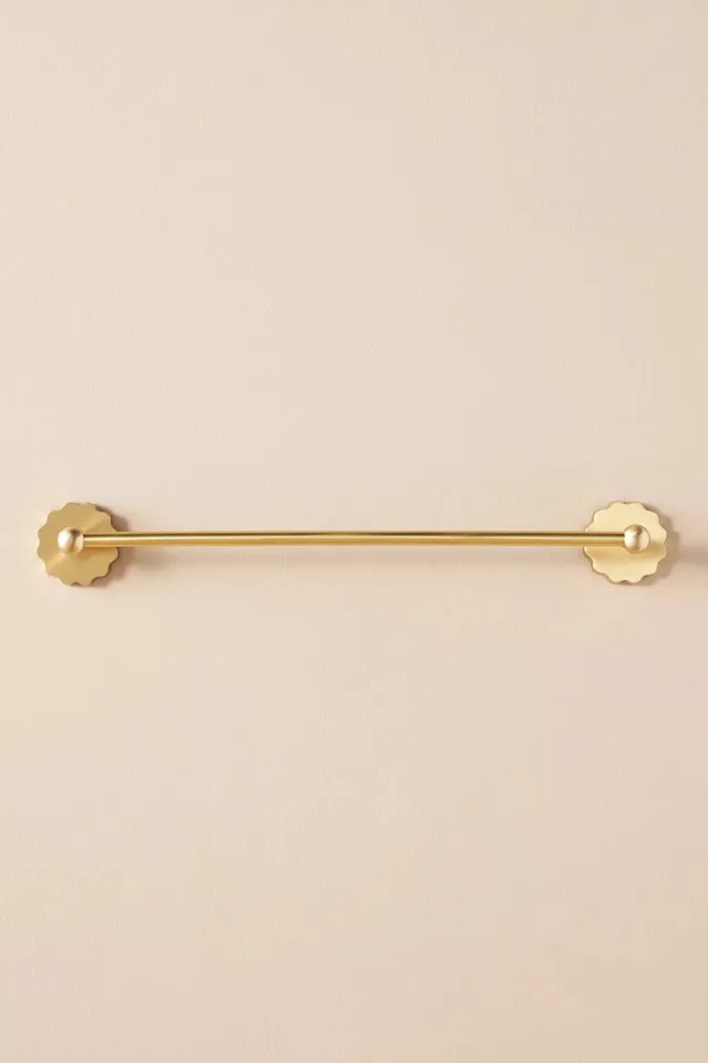 Wiggle Scalloped Towel Bar