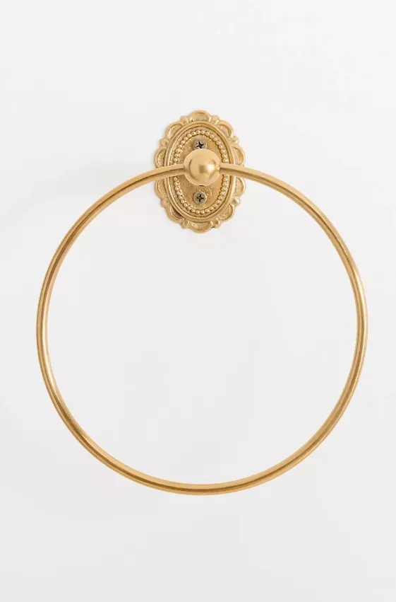 Louisa Scalloped Towel Ring