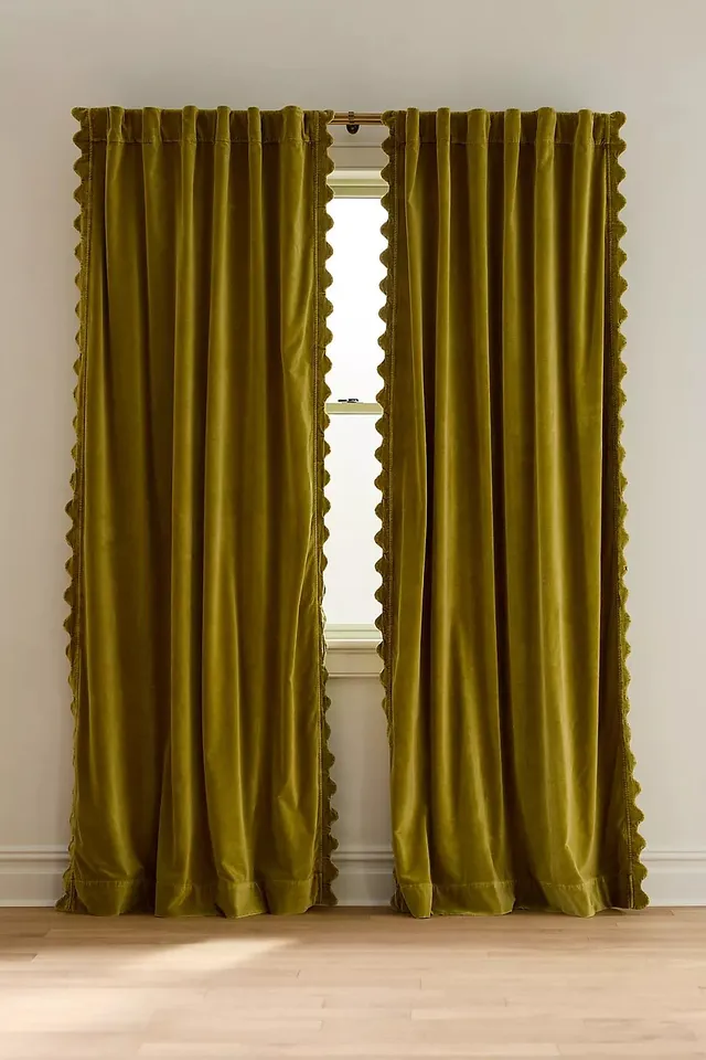 Trova Velvet Scalloped-Edge Curtain