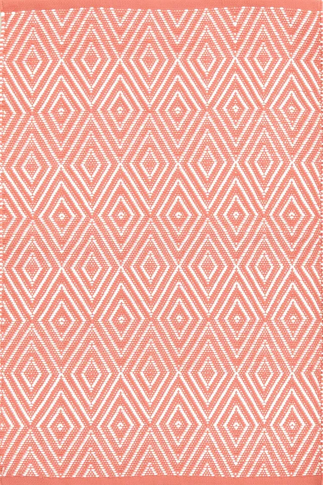 DIAMOND CORAL/WHITE INDOOR/OUTDOOR RUG