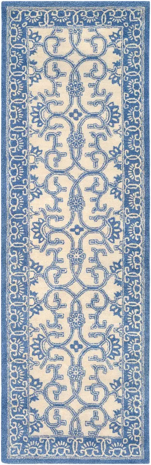 Smithsonian 2'6" x 8' Runner