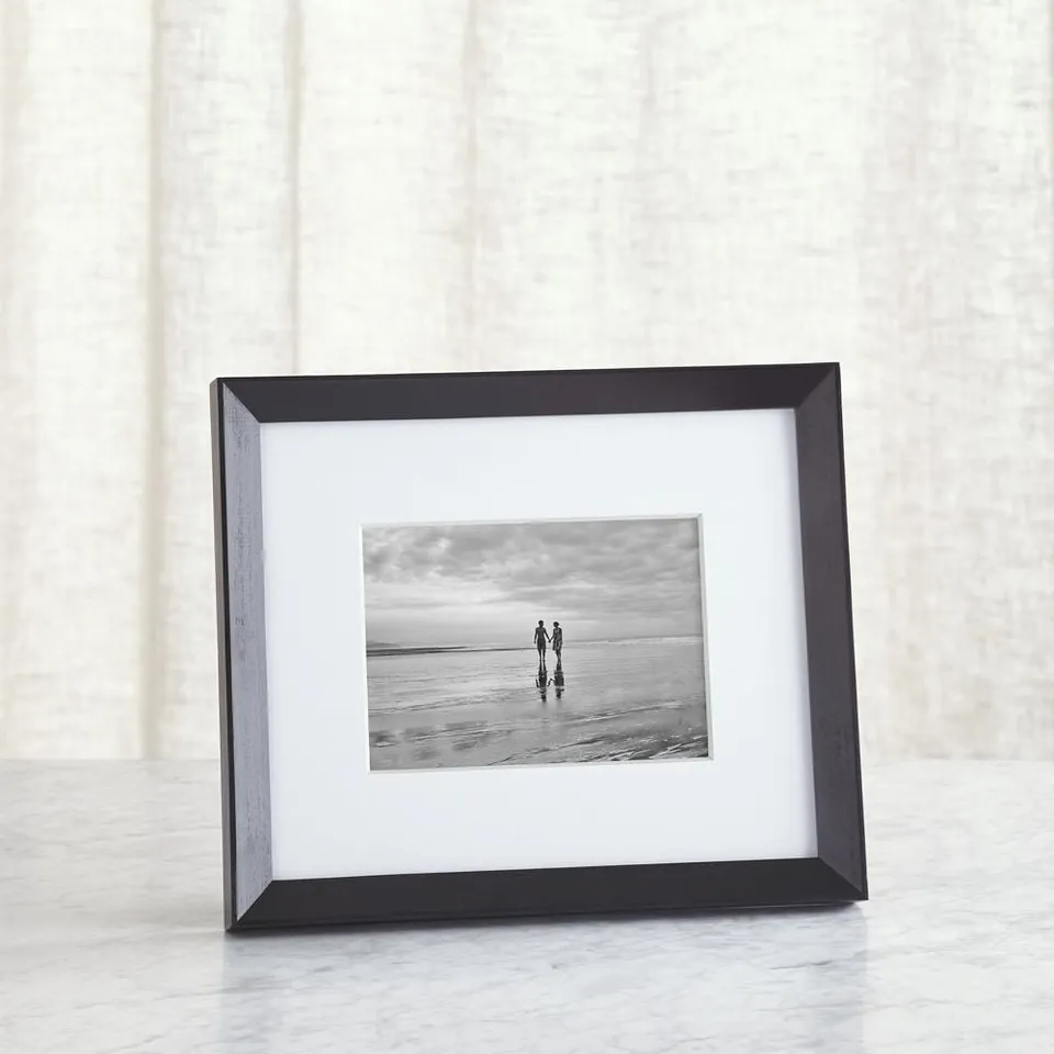 Icon 5x7 Black Tabletop Picture Frame
