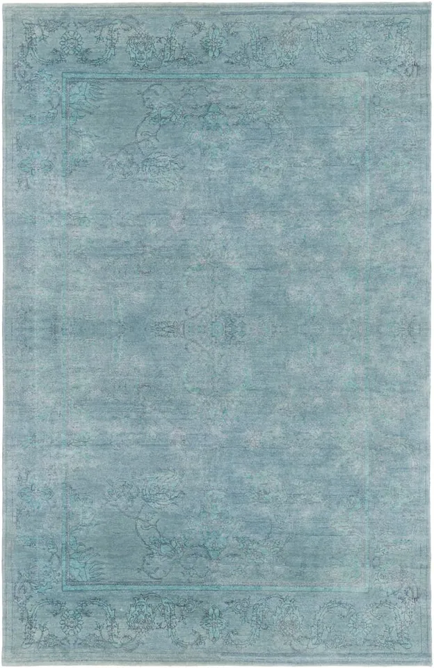 Opulent 2' x 3' Area Rug