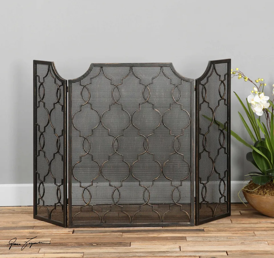 Charlie, Fireplace Screen