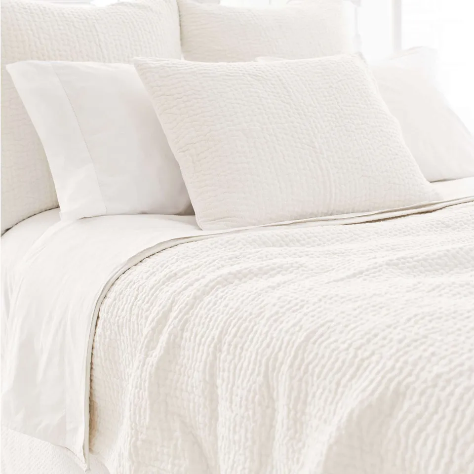 Seychelles Dove White quilt