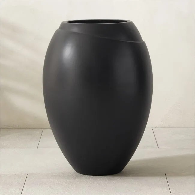 Ortice Round Black Resin Indoor/Outdoor Large Planter 26"H