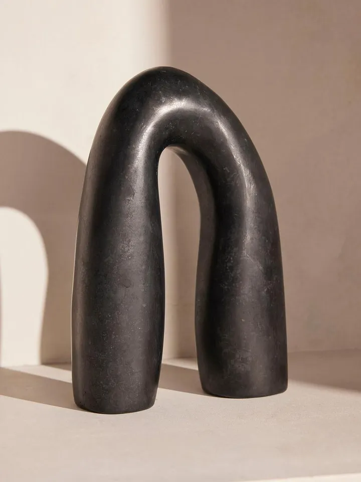 Anderson Sculptural Arch, Black Marble