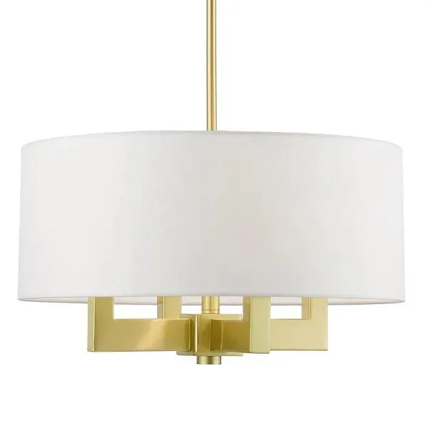 Justin Chandelier