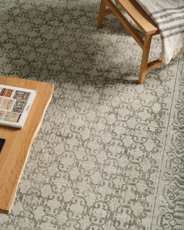 Orsino SRE06 Oriental Green/Ivory Area Rug (8'6"X11'6")