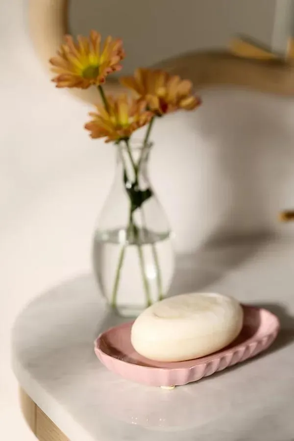 Reactive Ribbed Ceramic Soap Dish