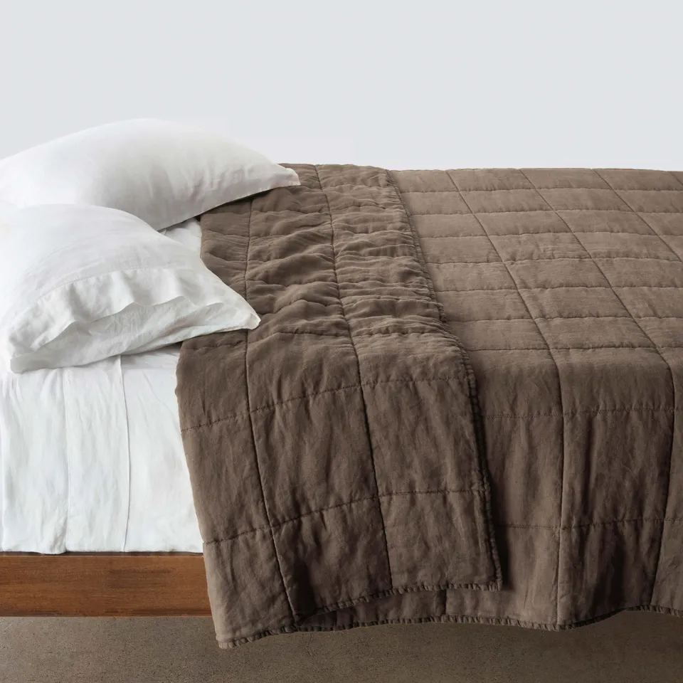 The Citizenry Stonewashed Linen Quilt | Full/Queen | Black