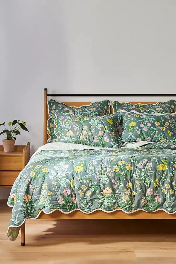 Iluka 100% Cotton Gauze Floral Quilt