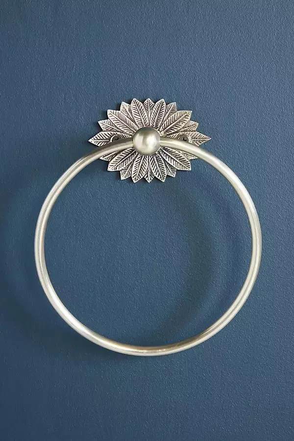 Demeter Feather Towel Ring