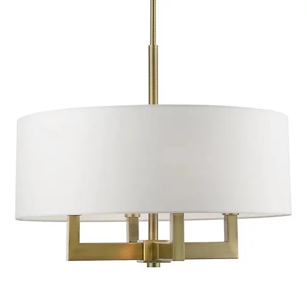 Justin Chandelier