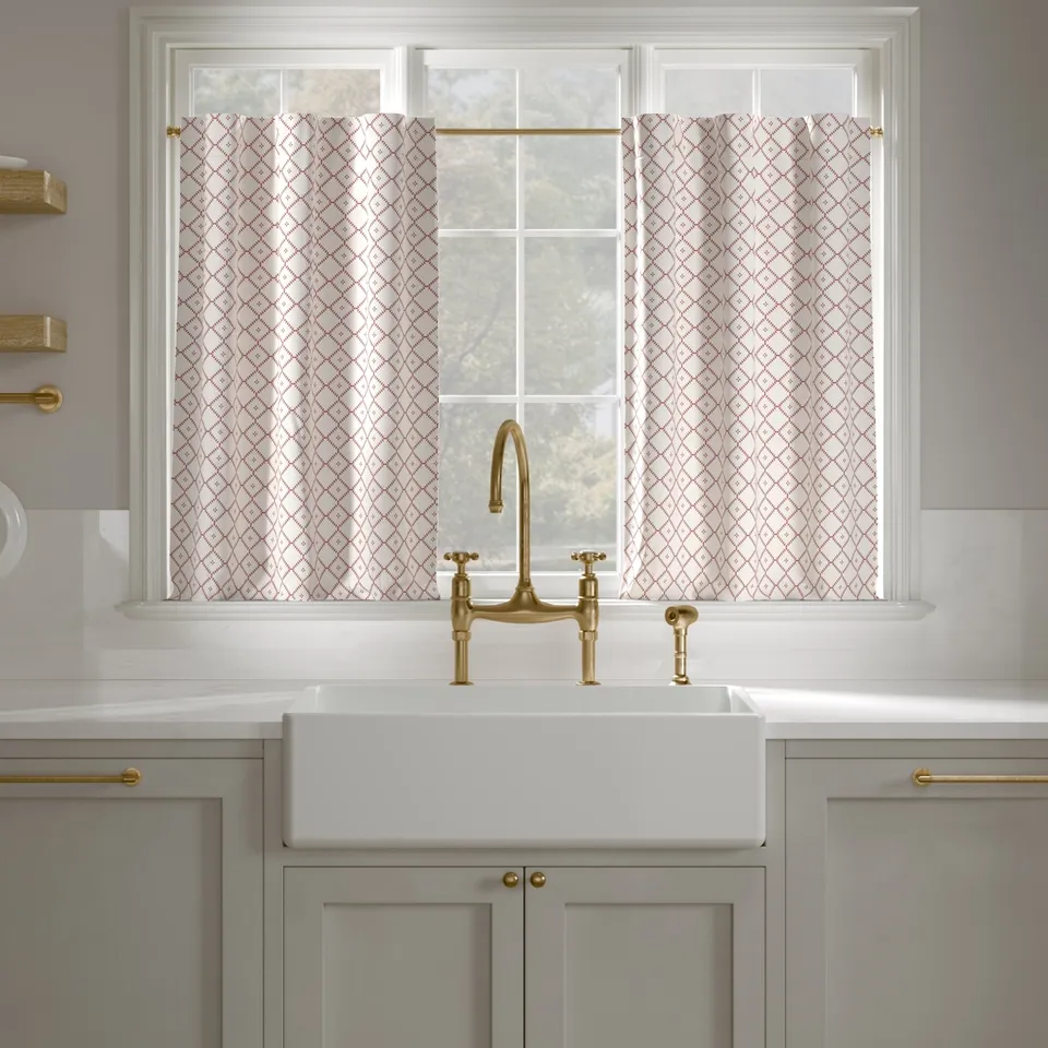 Printed Linen Café Curtain, Rosewood Petite Lattice, 25" x 36", Unlined