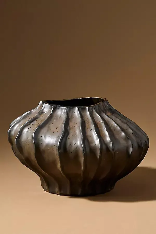Lyra Vase
