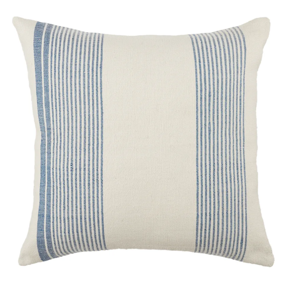 Design (US) Blue Ivory 20"X20" Pillow