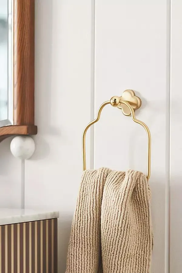 Quinn Clover Brass Towel Ring