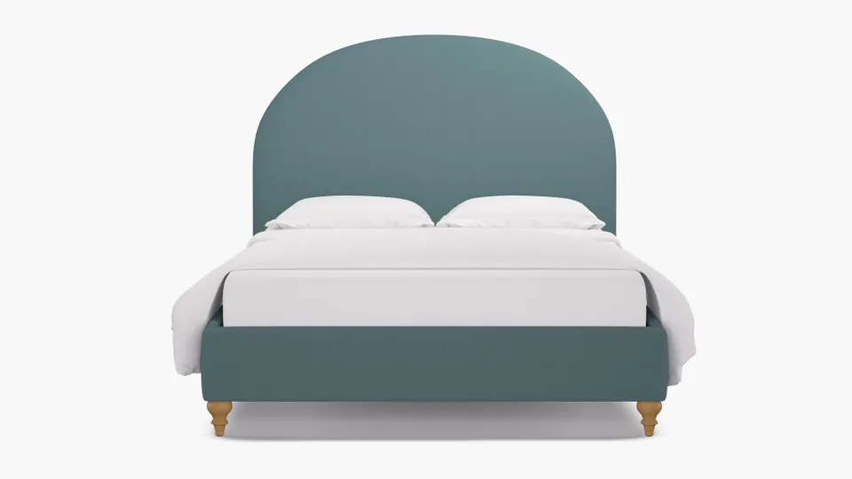 Demilune Bed, Seaglass Everyday Linen, Natural Traditional Turned Leg, Queen