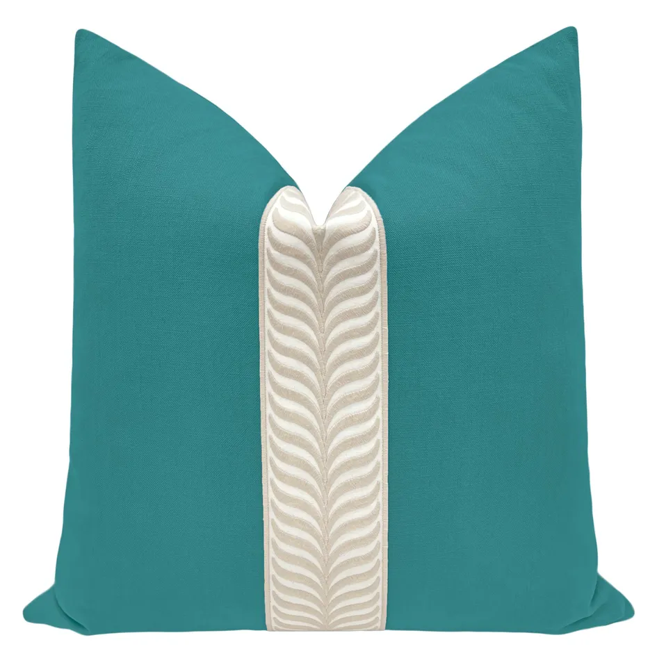 CLASSIC LINEN // PEACOCK + TRELLIS TRIM // NATURAL - 14" X 24"
