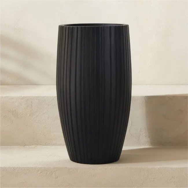 Zadie Black Resin Indoor/Outdoor Medium Planter 19.75"H