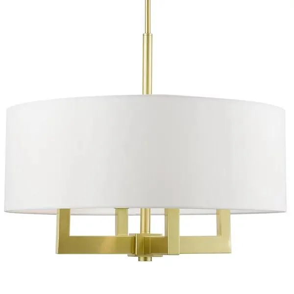 Justin Chandelier