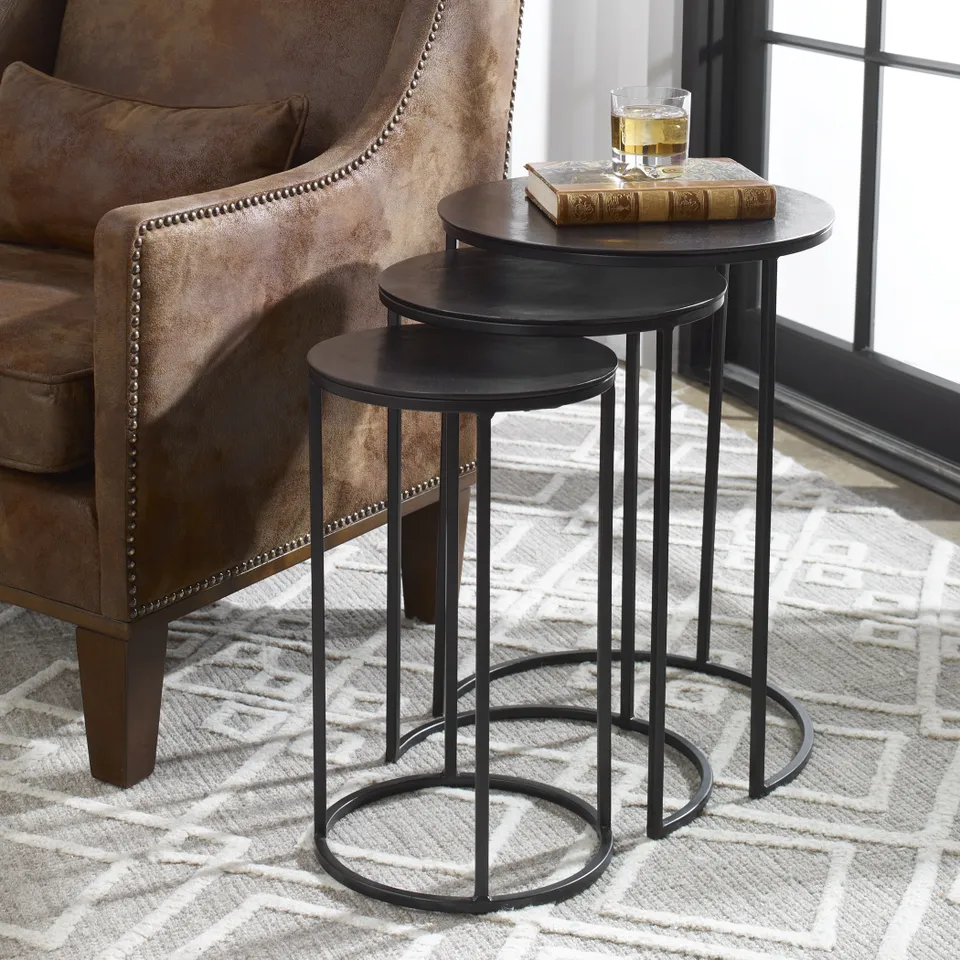 Round Black Nesting Tables / Set of 3