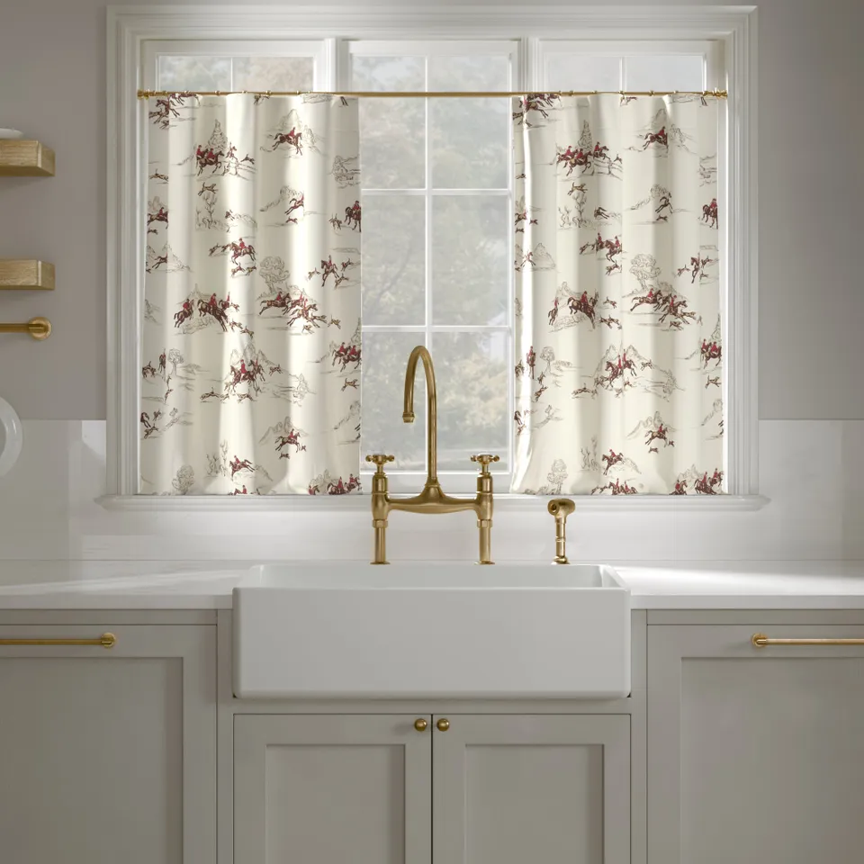 Printed Linen Café Curtain, Red Cotswold Hunt, 25" x 30", Privacy