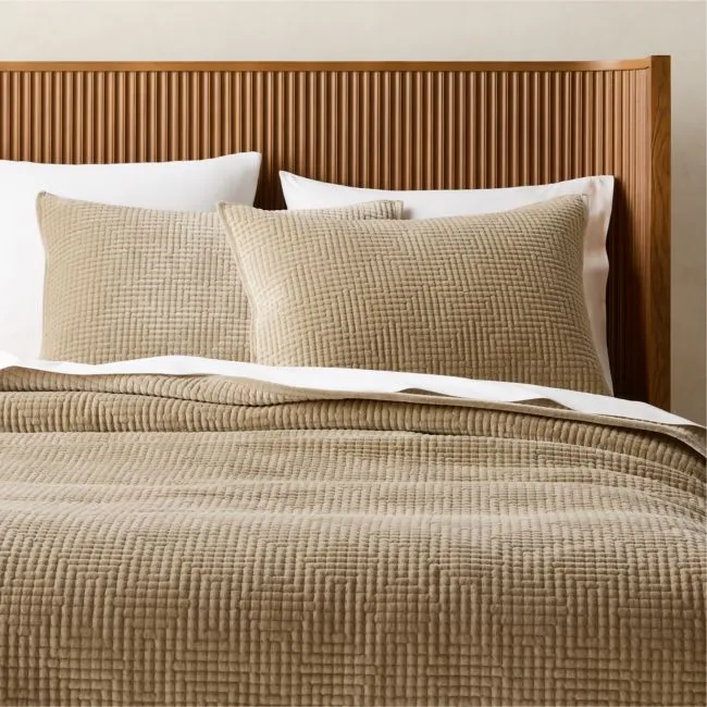 Kolson Light Taupe Organic Cotton Velvet Full/Queen Quilt
