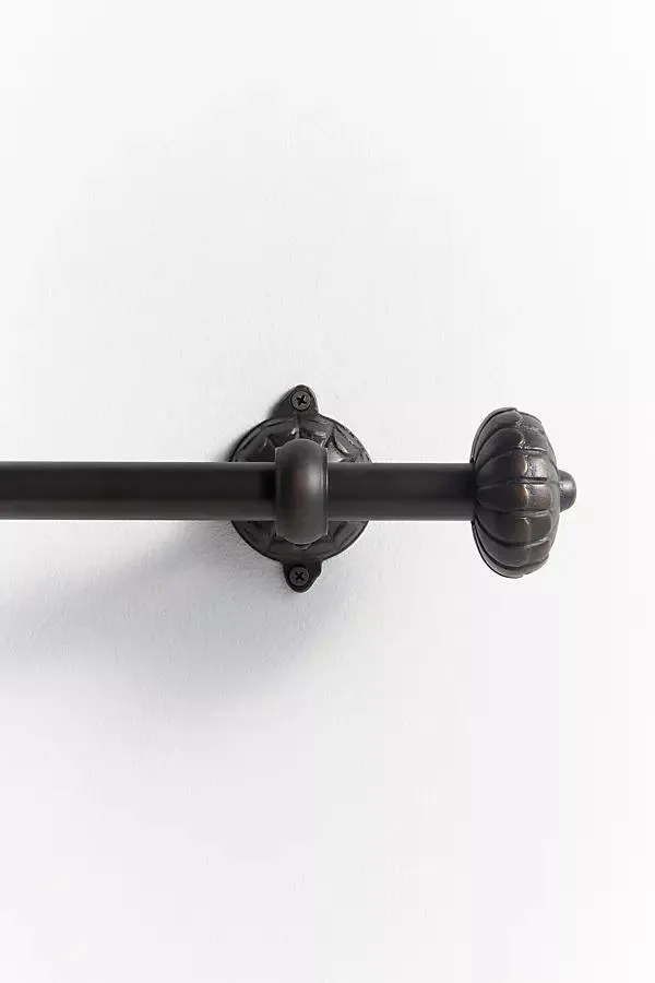 Johanna Scalloped Curtain Rod