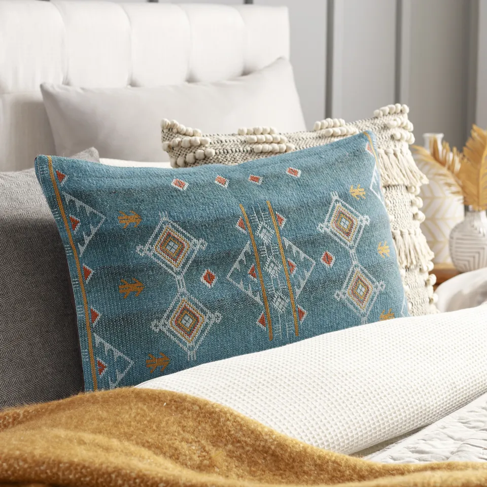 Stine STI-004 18"L x 18"W Polyester Filled Pillow