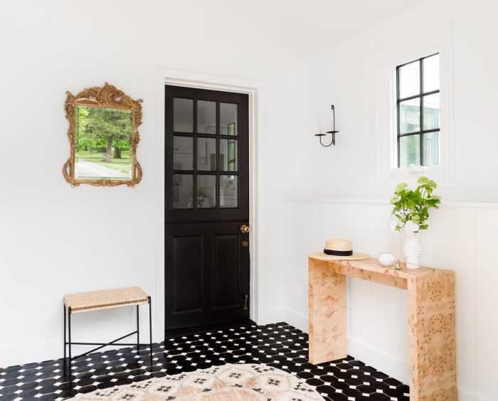 Make an Entrance With These 16 Designer-Loved Entryway Decor Ideas